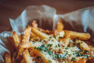 Garlic Butter Parmesan Fries featured
